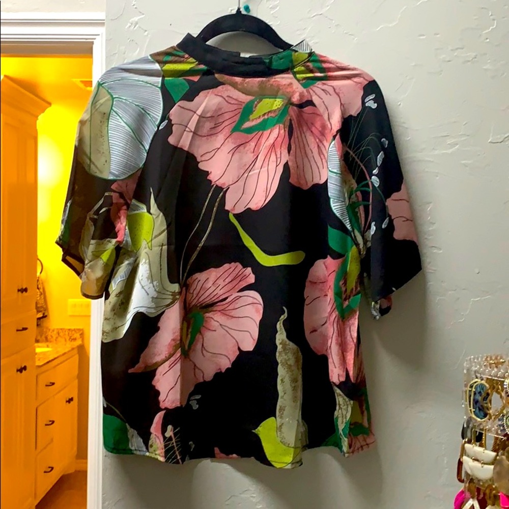 Floral top